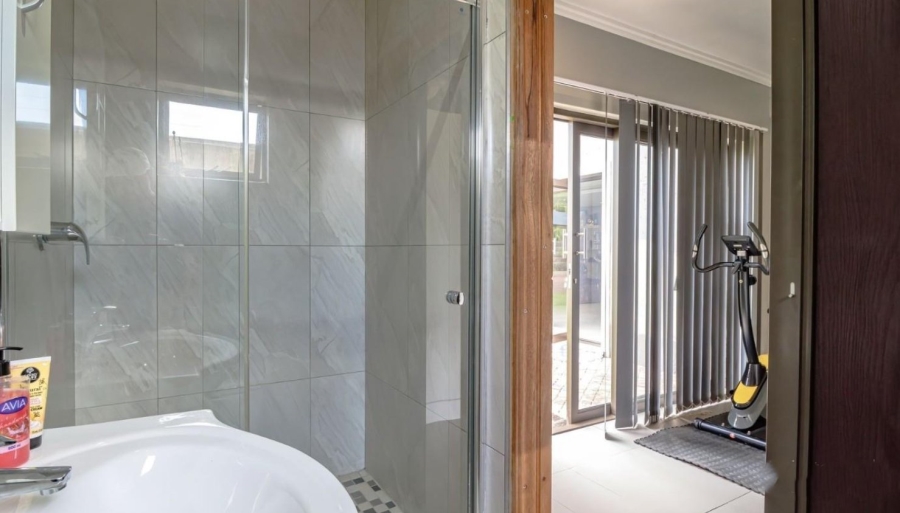 5 Bedroom Property for Sale in Sunnyridge Gauteng