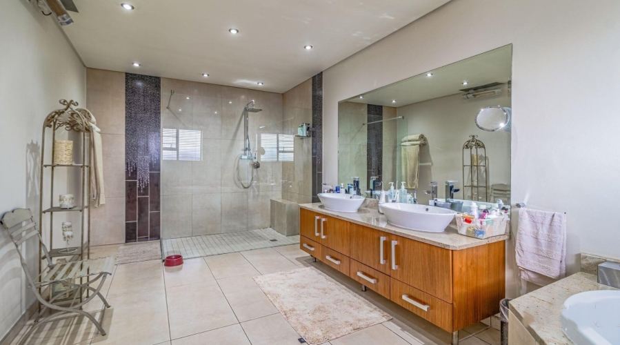 4 Bedroom Property for Sale in Dowerglen Ext 5 Gauteng