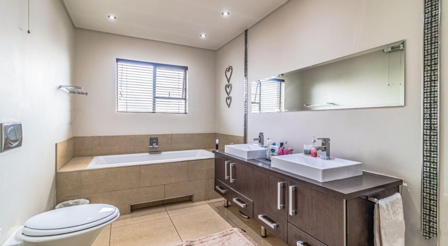 4 Bedroom Property for Sale in Dowerglen Ext 5 Gauteng