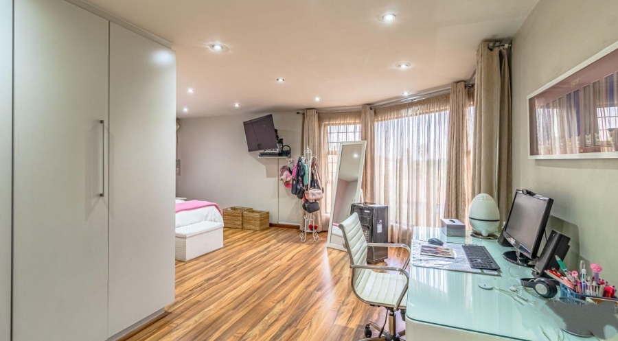 4 Bedroom Property for Sale in Dowerglen Ext 5 Gauteng