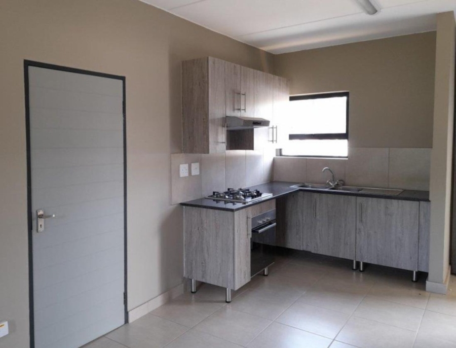 To Let 2 Bedroom Property for Rent in Glen Austin Gauteng