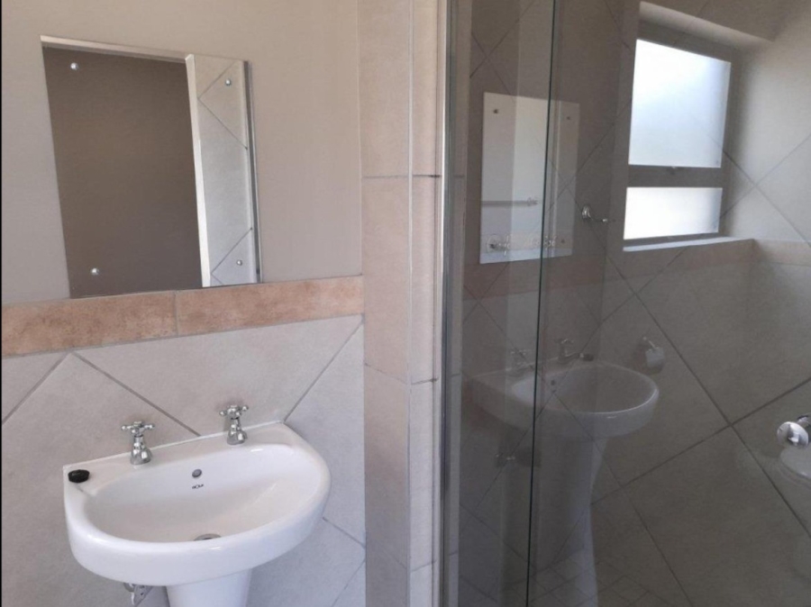 To Let 2 Bedroom Property for Rent in Glen Austin Gauteng