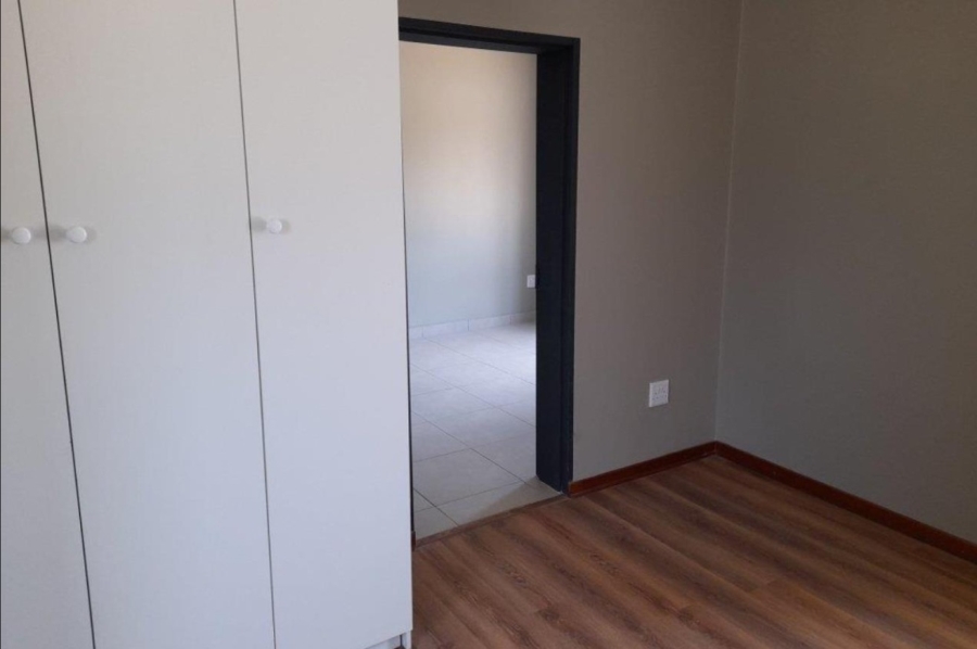 To Let 2 Bedroom Property for Rent in Glen Austin Gauteng