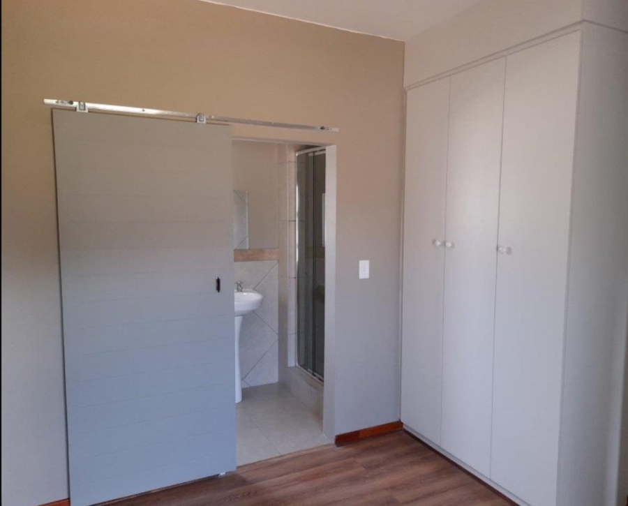 To Let 2 Bedroom Property for Rent in Glen Austin Gauteng