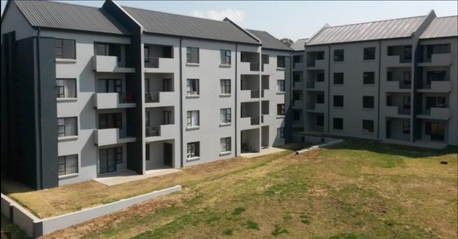 To Let 2 Bedroom Property for Rent in Glen Austin Gauteng