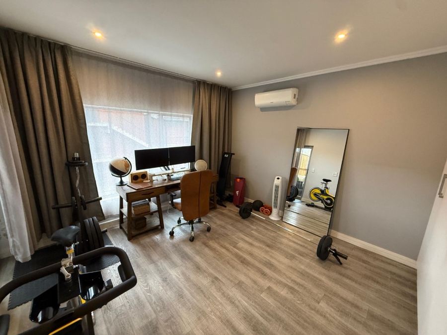 To Let 2 Bedroom Property for Rent in Melrose North Gauteng