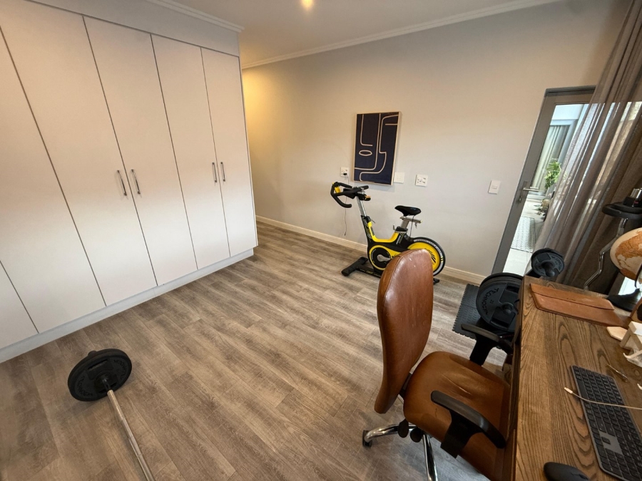 To Let 2 Bedroom Property for Rent in Melrose North Gauteng