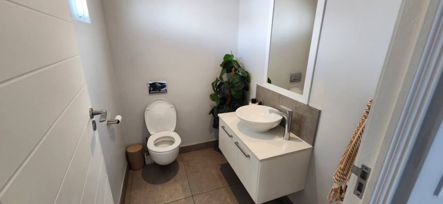 To Let 2 Bedroom Property for Rent in Melrose North Gauteng