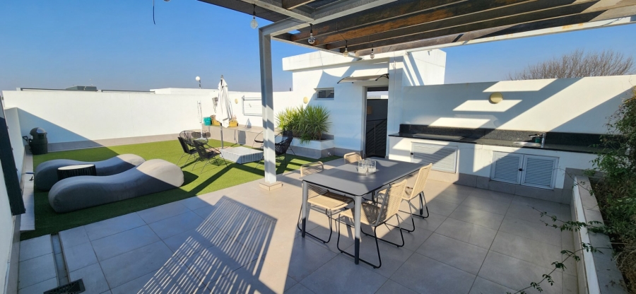 To Let 2 Bedroom Property for Rent in Melrose North Gauteng
