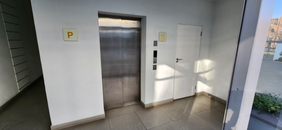 To Let 2 Bedroom Property for Rent in Melrose North Gauteng