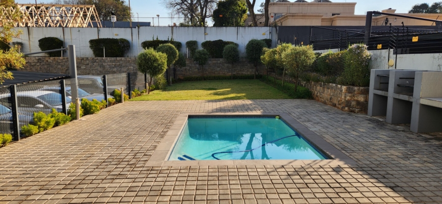 To Let 2 Bedroom Property for Rent in Melrose North Gauteng