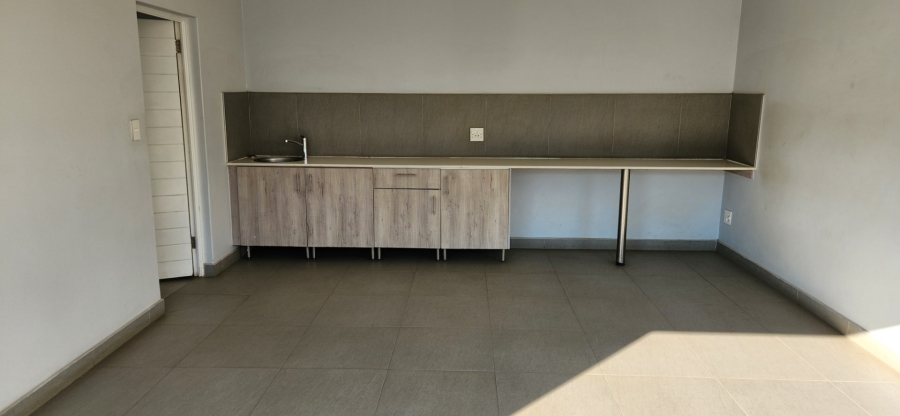 To Let 2 Bedroom Property for Rent in Melrose North Gauteng