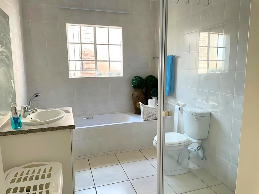 To Let 2 Bedroom Property for Rent in Honeydew Manor Gauteng