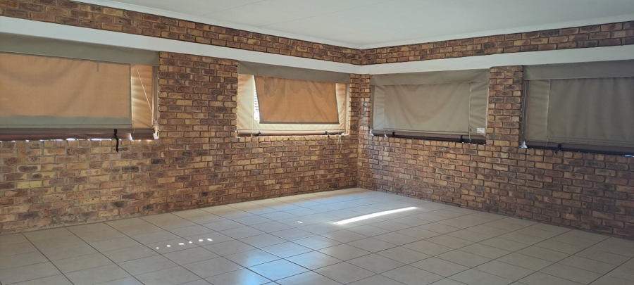 To Let 2 Bedroom Property for Rent in Honeydew Manor Gauteng