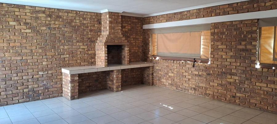 To Let 2 Bedroom Property for Rent in Honeydew Manor Gauteng