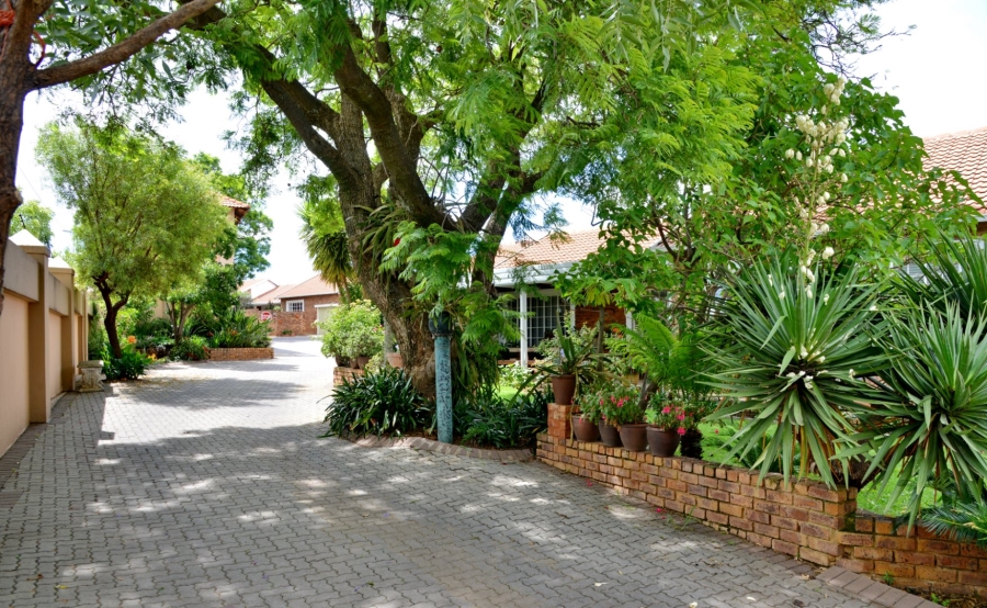 To Let 2 Bedroom Property for Rent in Honeydew Manor Gauteng