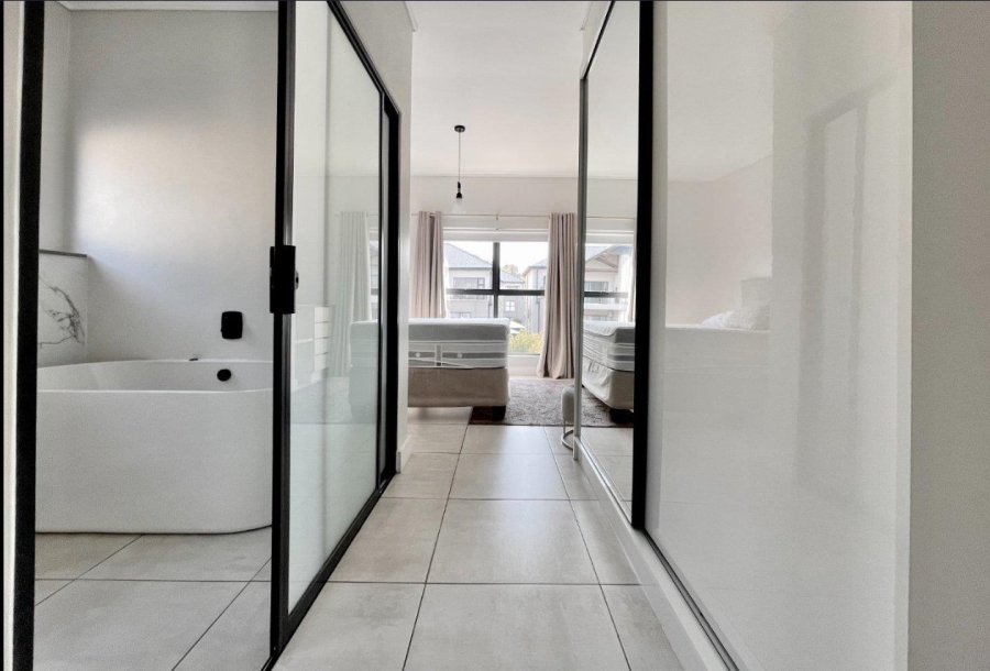 To Let 2 Bedroom Property for Rent in Waterfall Gauteng