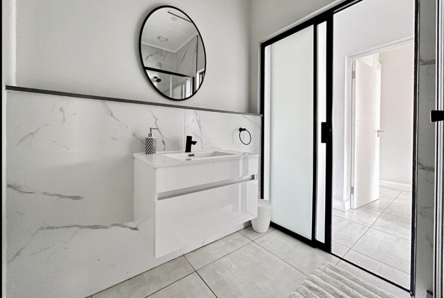 To Let 2 Bedroom Property for Rent in Waterfall Gauteng