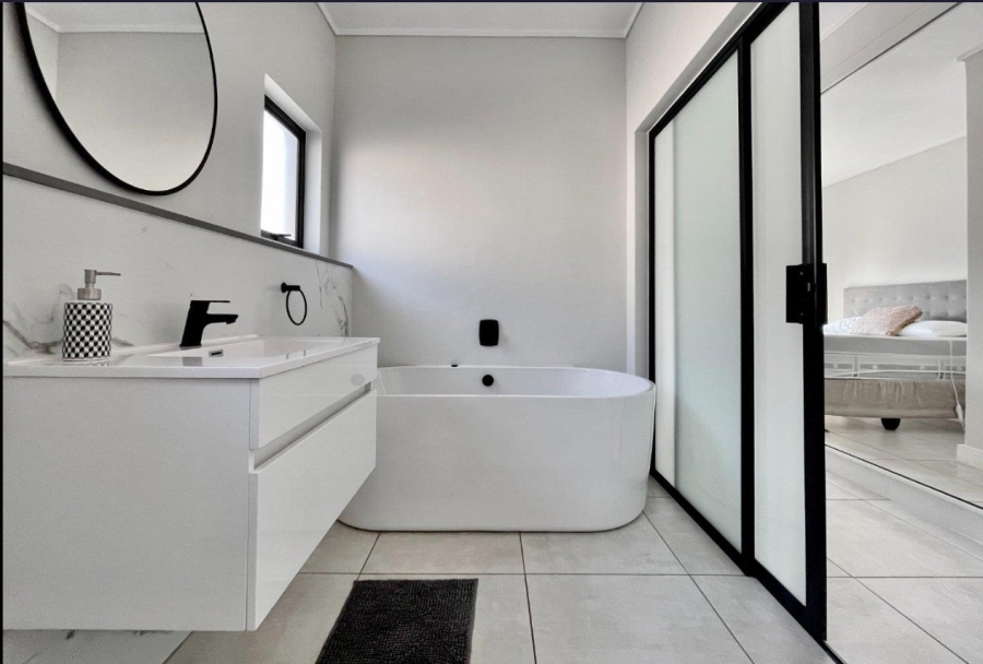 To Let 2 Bedroom Property for Rent in Waterfall Gauteng