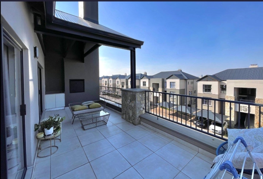 To Let 2 Bedroom Property for Rent in Waterfall Gauteng