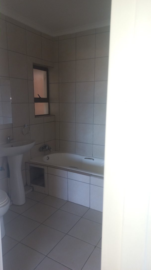 To Let 2 Bedroom Property for Rent in Brentwood Park AH Gauteng