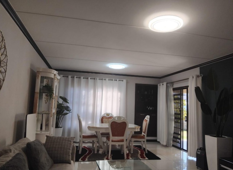 To Let 3 Bedroom Property for Rent in Fourways Gardens Gauteng