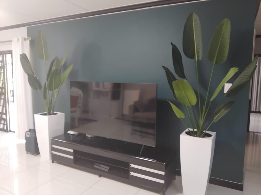 To Let 3 Bedroom Property for Rent in Fourways Gardens Gauteng