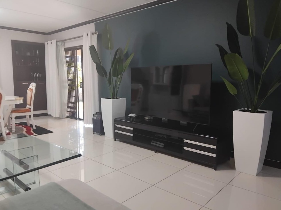 To Let 3 Bedroom Property for Rent in Fourways Gardens Gauteng