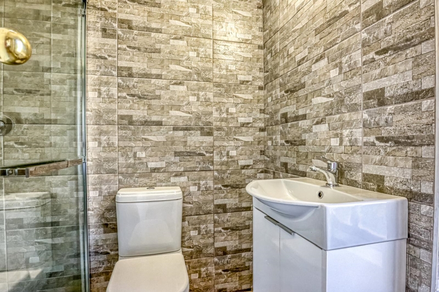 To Let 5 Bedroom Property for Rent in Rivonia Gauteng