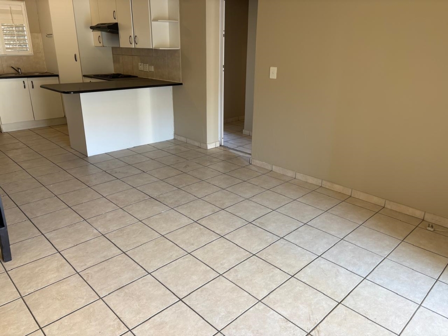 To Let 2 Bedroom Property for Rent in North Riding Gauteng