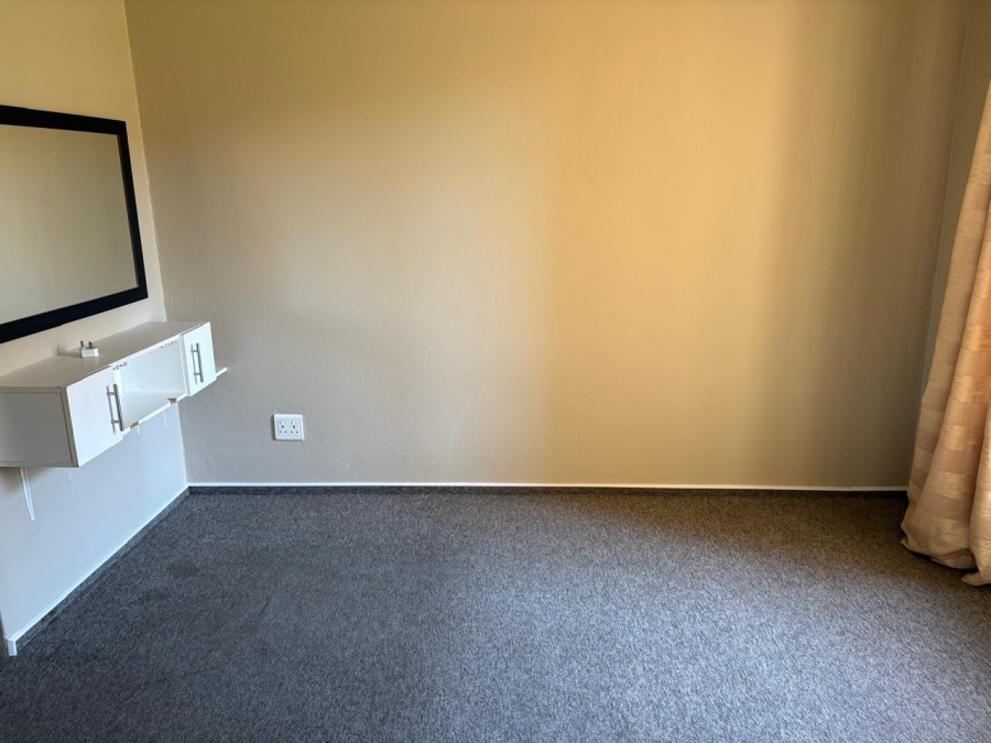 To Let 2 Bedroom Property for Rent in North Riding Gauteng