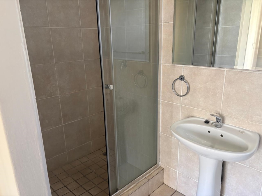 To Let 2 Bedroom Property for Rent in North Riding Gauteng