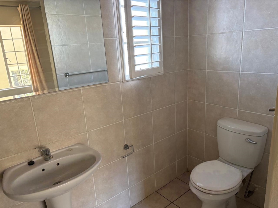 To Let 2 Bedroom Property for Rent in North Riding Gauteng