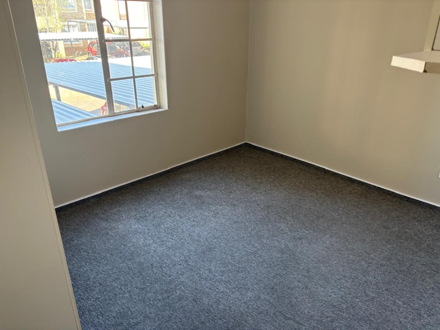 To Let 2 Bedroom Property for Rent in North Riding Gauteng