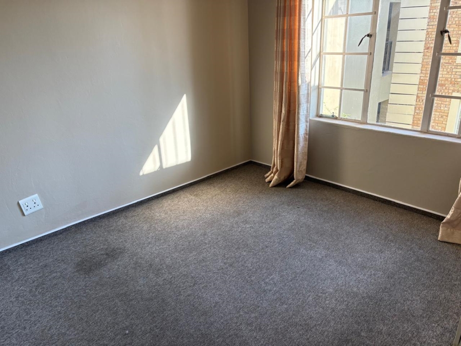 To Let 2 Bedroom Property for Rent in North Riding Gauteng