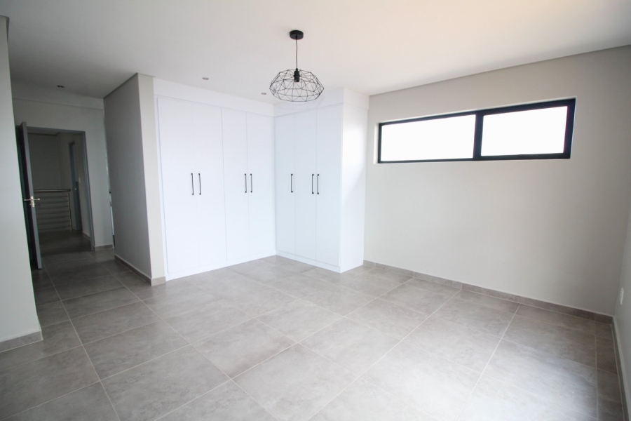 To Let 4 Bedroom Property for Rent in Thatchfield Hills Gauteng