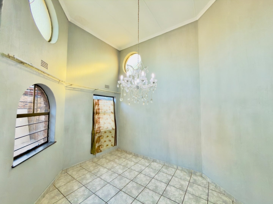 To Let 3 Bedroom Property for Rent in Glenvista Gauteng