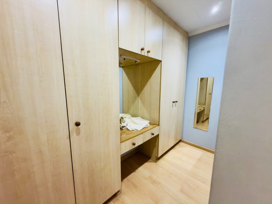 To Let 3 Bedroom Property for Rent in Glenvista Gauteng