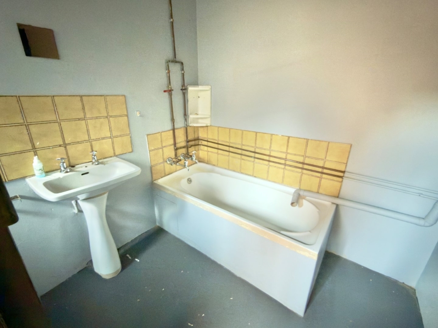 To Let 3 Bedroom Property for Rent in Glenvista Gauteng