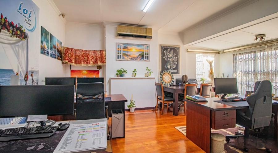 5 Bedroom Property for Sale in Kensington Gauteng