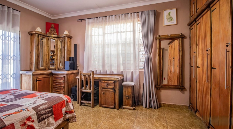 5 Bedroom Property for Sale in Kensington Gauteng