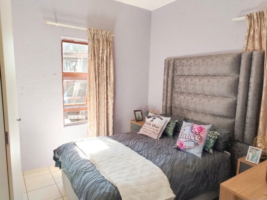 2 Bedroom Property for Sale in Amorosa Gauteng