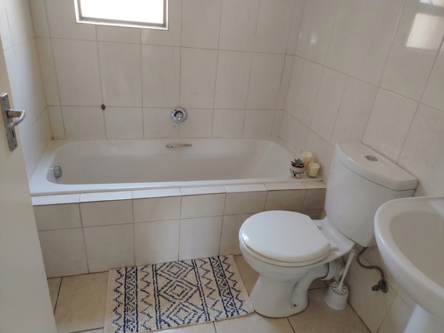 2 Bedroom Property for Sale in Amorosa Gauteng