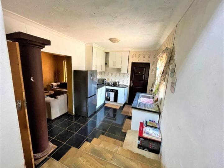 5 Bedroom Property for Sale in Zakariyya Park Gauteng