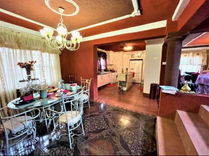 5 Bedroom Property for Sale in Zakariyya Park Gauteng