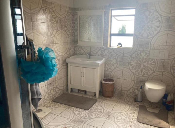 5 Bedroom Property for Sale in Zakariyya Park Gauteng