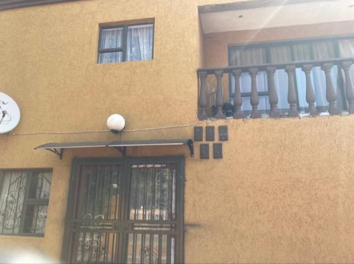 5 Bedroom Property for Sale in Zakariyya Park Gauteng