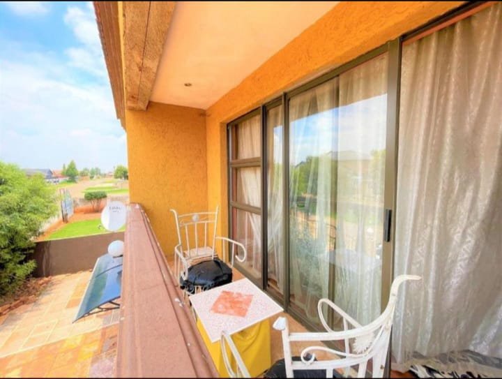 5 Bedroom Property for Sale in Zakariyya Park Gauteng