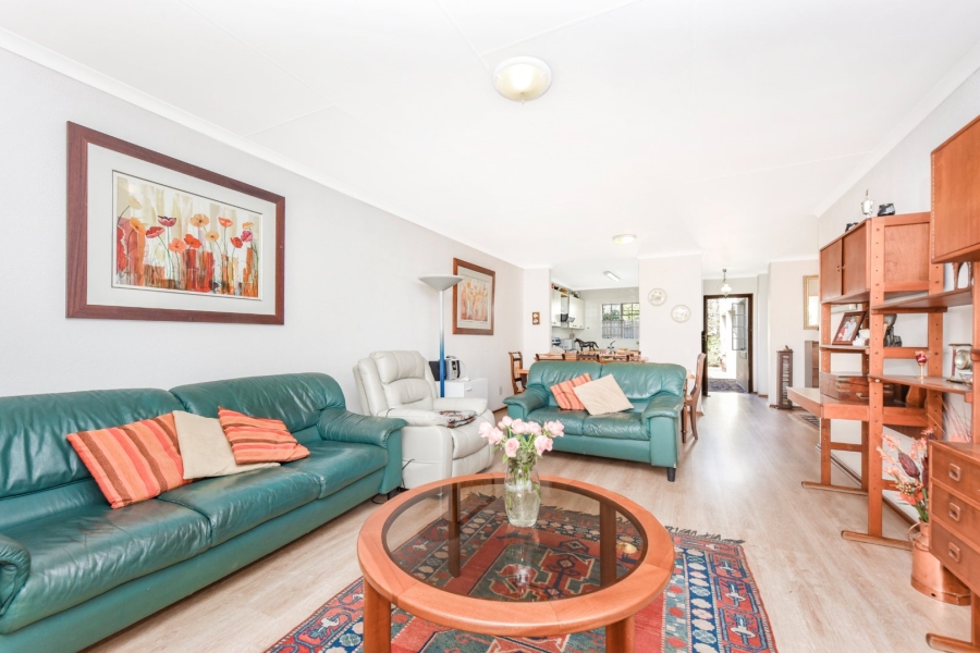 2 Bedroom Property for Sale in Magaliessig Gauteng