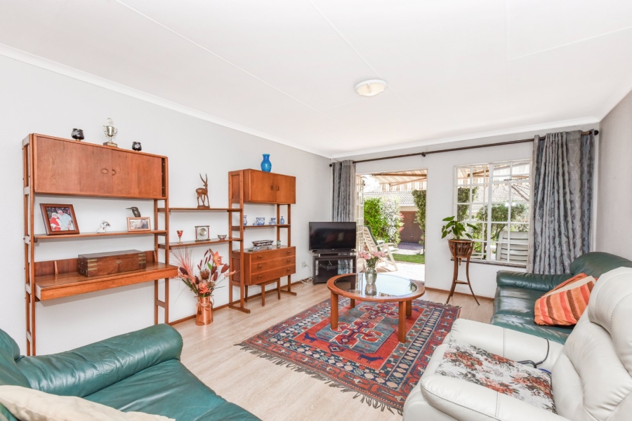 2 Bedroom Property for Sale in Magaliessig Gauteng